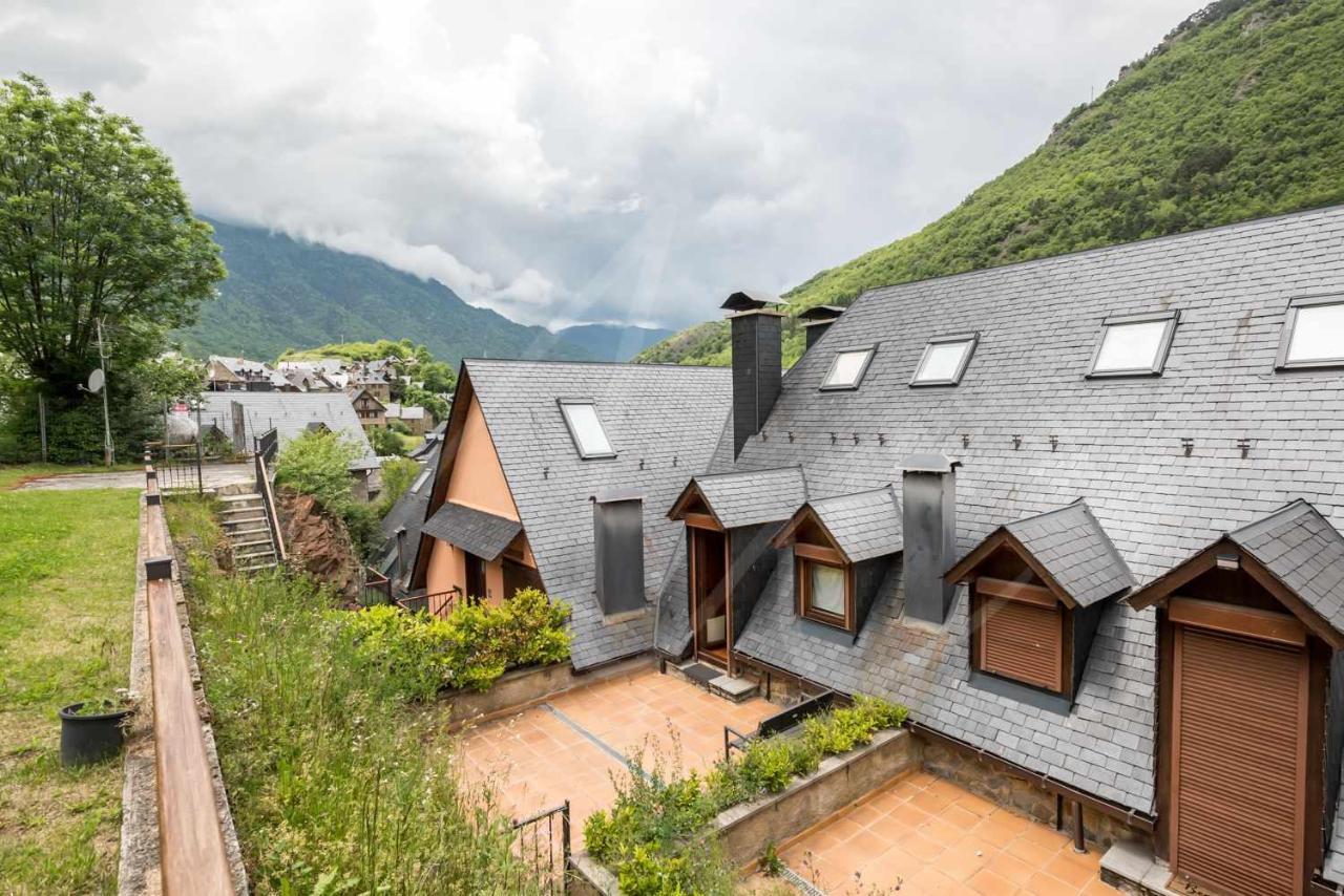 Casa Artiga De Lin By Seamount Rentals Les Bordes Exterior foto