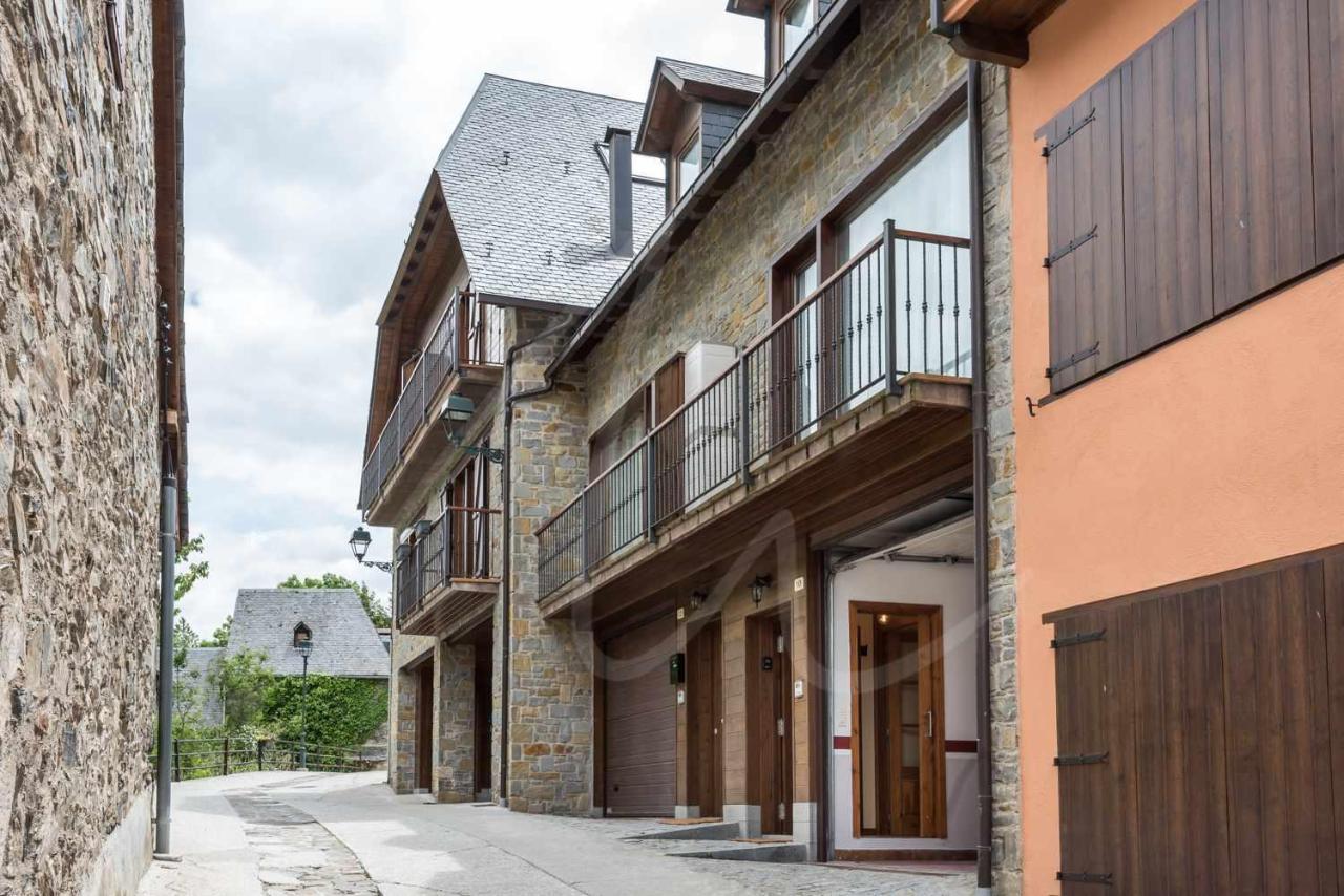 Casa Artiga De Lin By Seamount Rentals Les Bordes Exterior foto